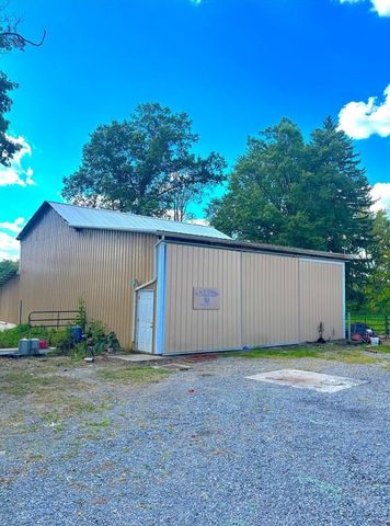 4217 Hillsville Rd, Pulaski Twp, PA 16143