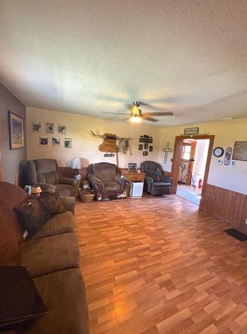 4217 Hillsville Rd, Pulaski Twp, PA 16143