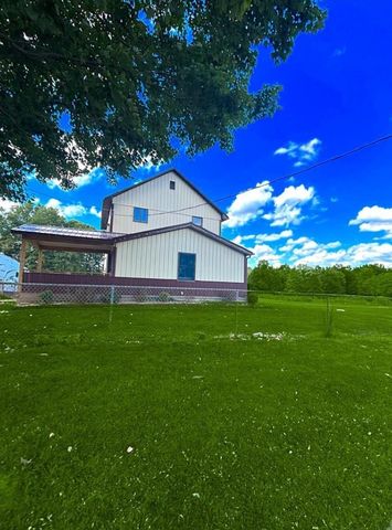 4217 Hillsville Rd, Pulaski Twp, PA 16143