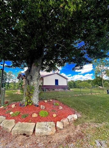 4217 Hillsville Rd, Pulaski Twp, PA 16143