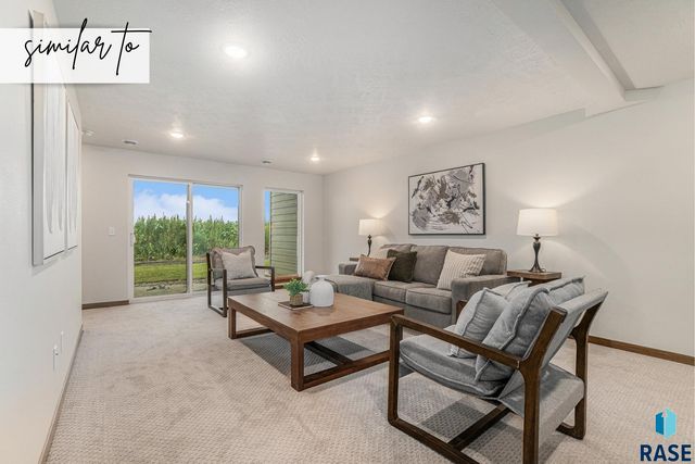 8019 E 44th St Street, Sioux Falls, SD 57110