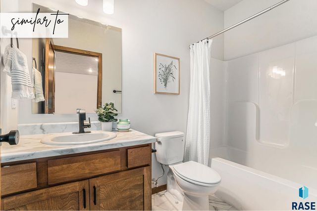 8019 E 44th St Street, Sioux Falls, SD 57110