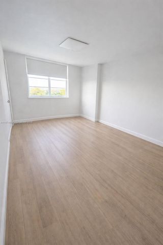 300 Bayview Dr 2106, Sunny Isles Beach, FL 33160