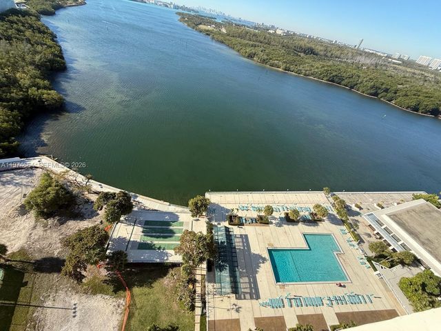 300 Bayview Dr 2106, Sunny Isles Beach, FL 33160