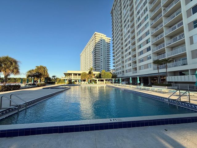 300 Bayview Dr 2106, Sunny Isles Beach, FL 33160