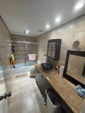 300 Bayview Dr 2106, Sunny Isles Beach, FL 33160