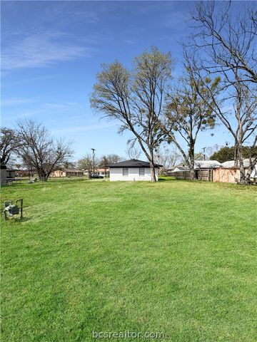 603 West Evans Street, Hearne, TX 77859