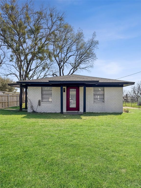 603 West Evans Street, Hearne, TX 77859