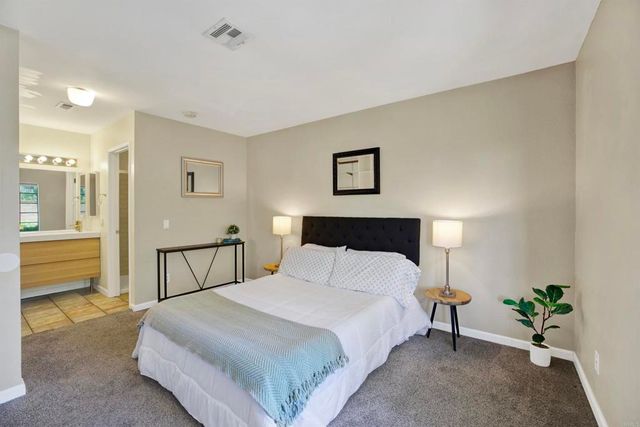 13315 Caminto Ciera 139, San Diego, CA 92129