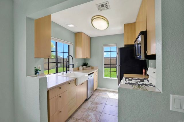 13315 Caminto Ciera 139, San Diego, CA 92129