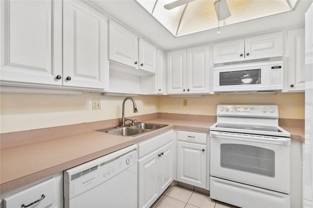 1609 WHITEBRIDGE DRIVE A, Palm Harbor, FL 34684