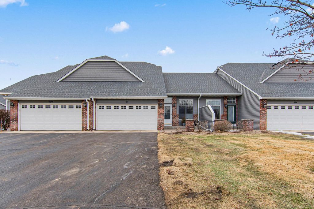 611 Spruce Drive, Hudson, WI 54016