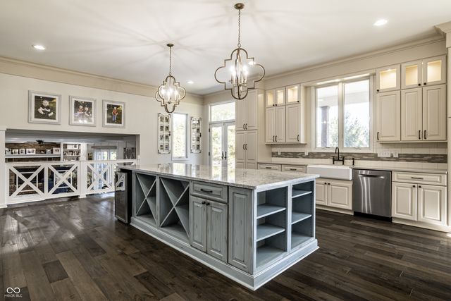 1522 Woodlake Court, Carmel, IN 46032