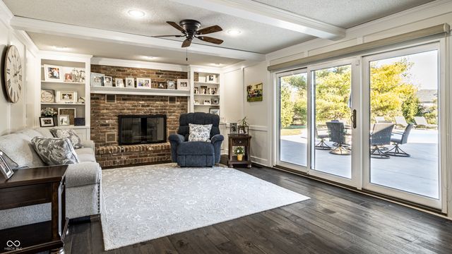 1522 Woodlake Court, Carmel, IN 46032