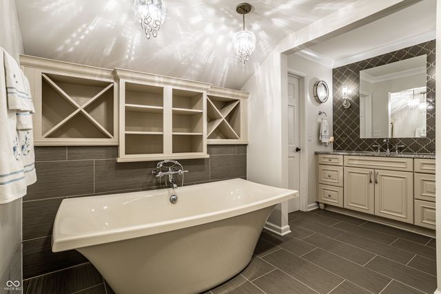 1522 Woodlake Court, Carmel, IN 46032