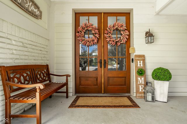 1522 Woodlake Court, Carmel, IN 46032