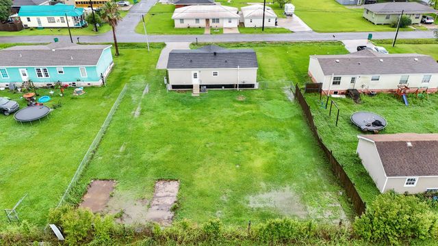 213 Myrtle Dr, Lockport, LA 70374