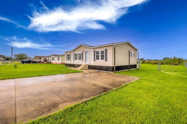 213 Myrtle Dr, Lockport, LA 70374