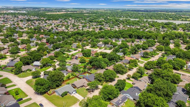 212 Mapleridge Drive, Rockwall, TX 75032