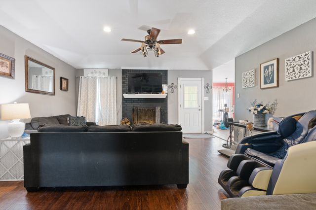 944 Springhill Drive, Burleson, TX 76028