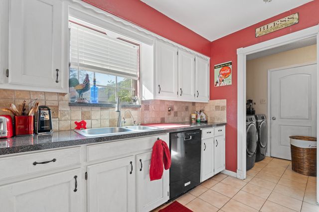 944 Springhill Drive, Burleson, TX 76028