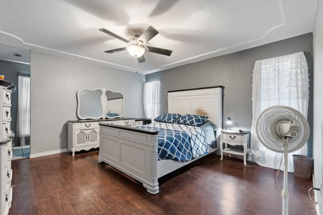 944 Springhill Drive, Burleson, TX 76028