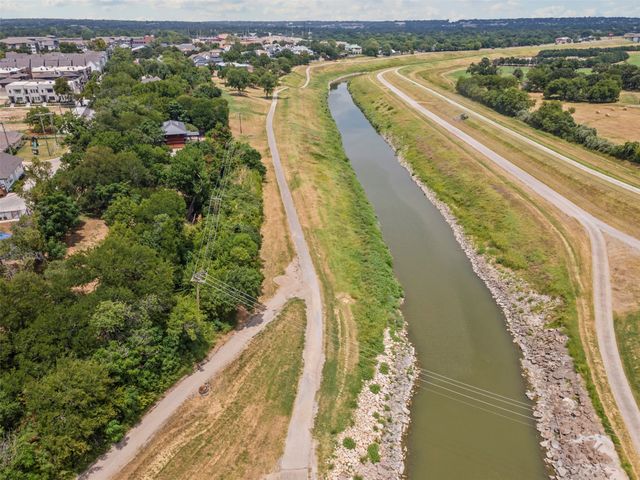 501 Nursery Lane, Fort Worth, TX 76114