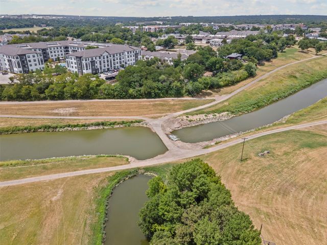 501 Nursery Lane, Fort Worth, TX 76114