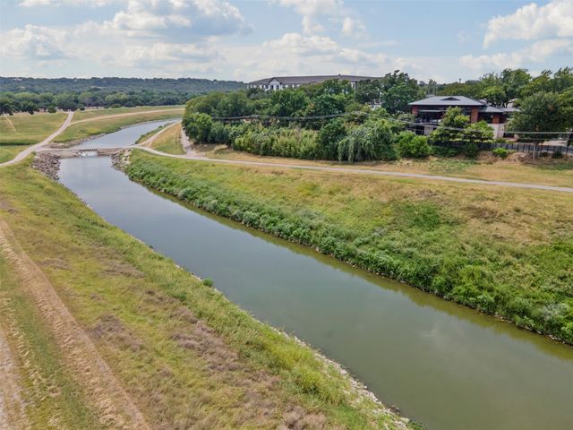 501 Nursery Lane, Fort Worth, TX 76114
