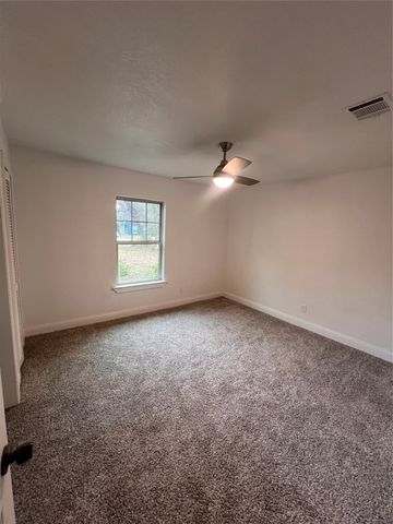 568 W Hammond Street, Lancaster, TX 75146