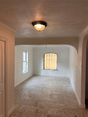 568 W Hammond Street, Lancaster, TX 75146