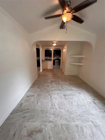 568 W Hammond Street, Lancaster, TX 75146