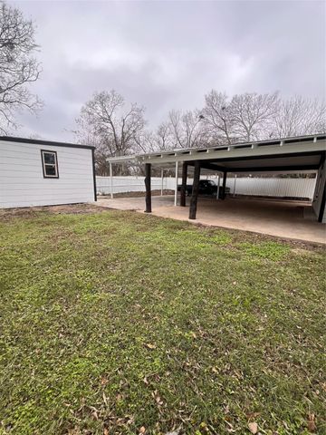 568 W Hammond Street, Lancaster, TX 75146