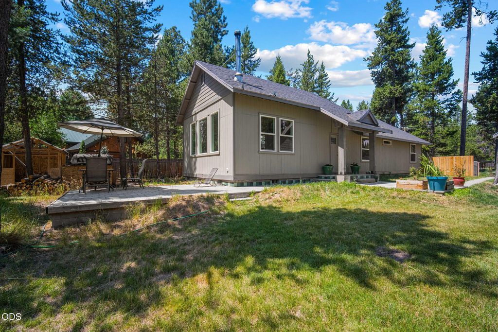 17465 Snow Goose Road, Bend, OR 97707