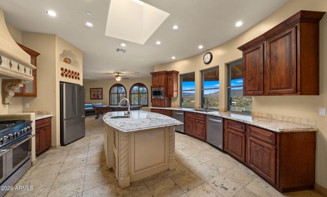 6562 E CAVE CREEK Road, Cave Creek, AZ 85331