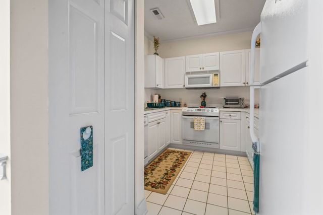 4167 Hibiscus Dr Apt 203, Little River, SC 29566