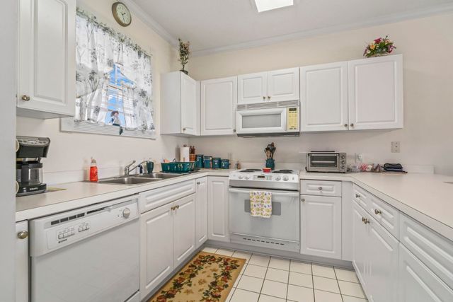 4167 Hibiscus Dr Apt 203, Little River, SC 29566