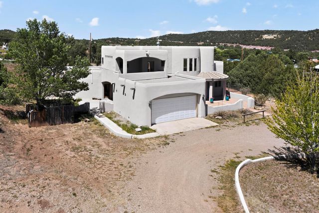 10 FRANCISCO Road, Cedar Crest, NM 87008