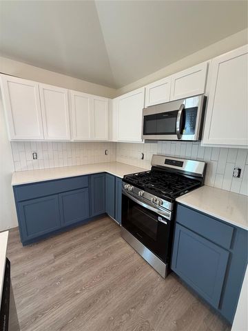 1205 E Stallion Lane, Mustang, OK 73064