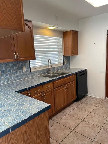 2420 68TH AVENUE S, St Petersburg, FL 33712