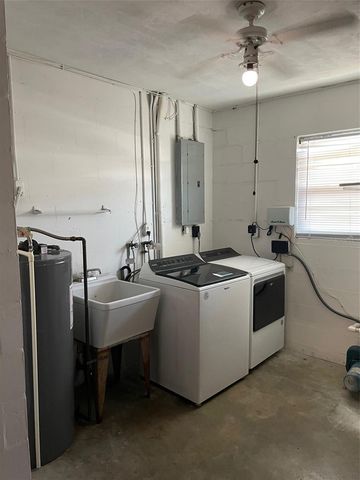 2420 68TH AVENUE S, St Petersburg, FL 33712