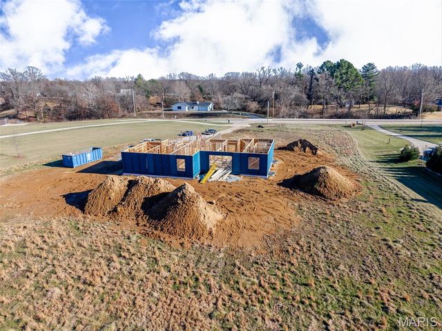 2335 Staunton Road, Troy, IL 62294