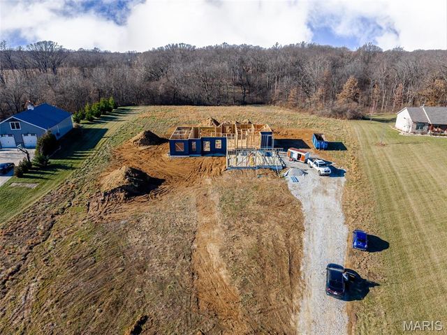 2335 Staunton Road, Troy, IL 62294