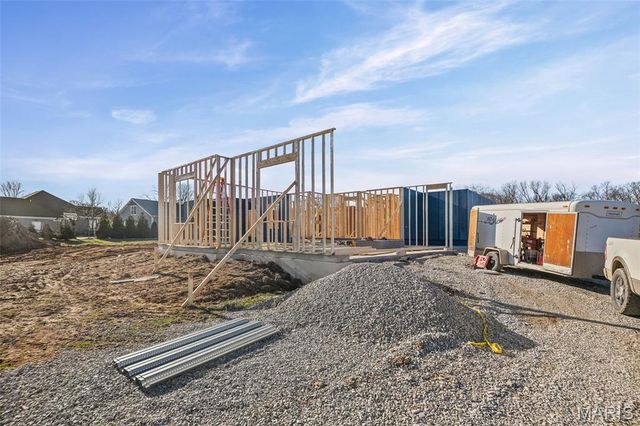 2335 Staunton Road, Troy, IL 62294