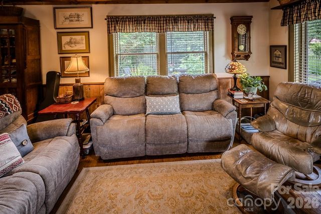 5950 N US 19e Highway, Newland, NC 28657