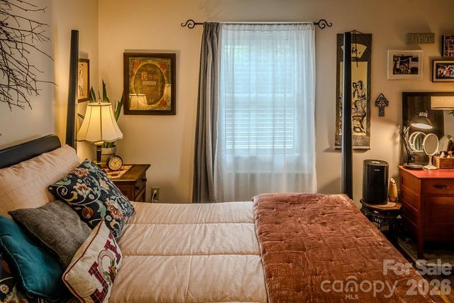 5950 N US 19e Highway, Newland, NC 28657