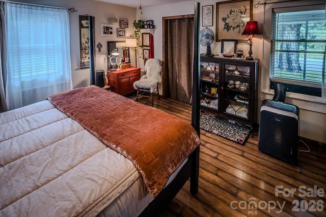 5950 N US 19e Highway, Newland, NC 28657