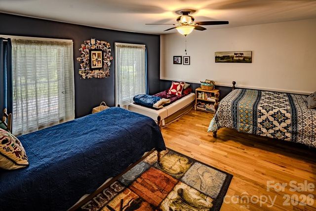 5950 N US 19e Highway, Newland, NC 28657