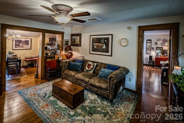 5950 N US 19e Highway, Newland, NC 28657