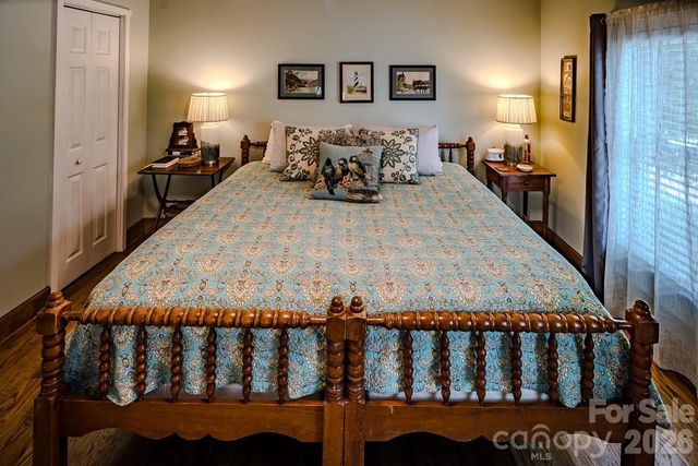 5950 N US 19e Highway, Newland, NC 28657